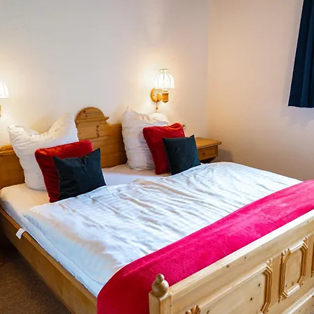 Отель Schwarzwald Wiedenerhof